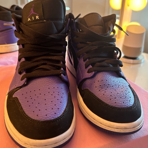 PURPLE AIR JORDAN 1s - Picture 4 of 8